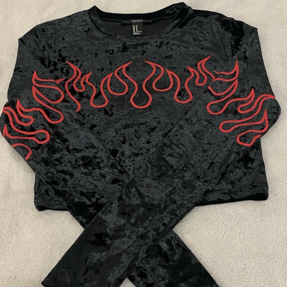 Forever 21 Velvet Flame Longsleeve Crop Top - Picture 3 of 6